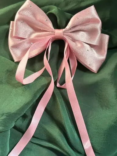 The Soft Glam Hair clip